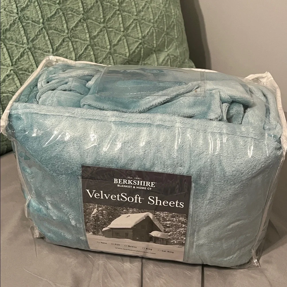 Berkshire VelvetSoft Sheets Set of 4 items, Full Size